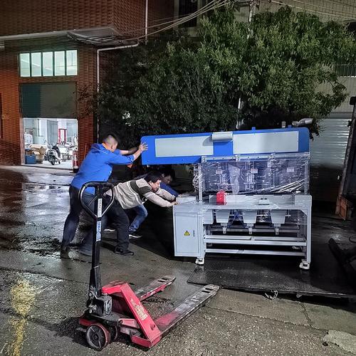東莞工廠八折供應重量感應噴霧旋臂自動取件機GSA02，負重1kg助力智能生產
