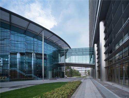 東莞華為南方工廠與終端總部大樓 網絡技術驅動的制造新引擎